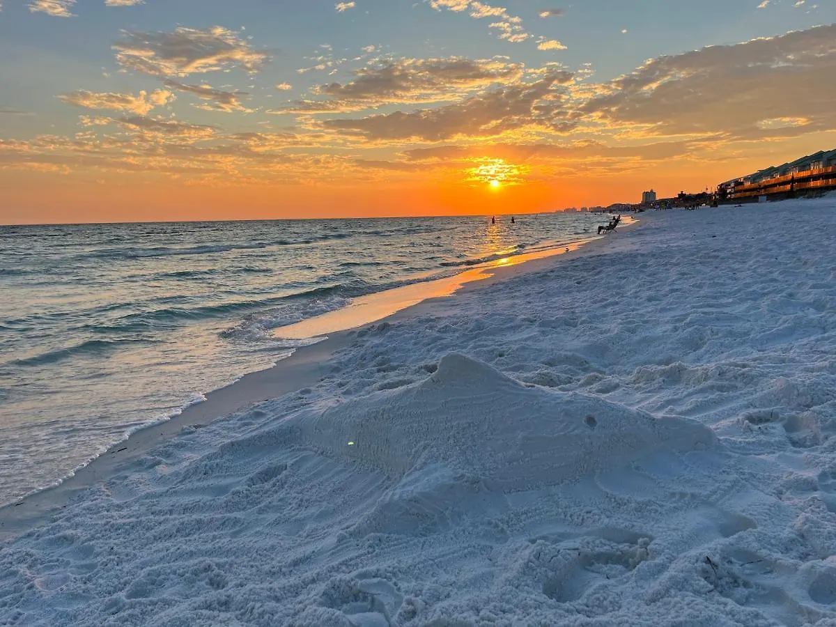 Private Beach Access, Fenced Yard & Pet Friendly, Pool, Cabana Life Beach House Destin 0*,